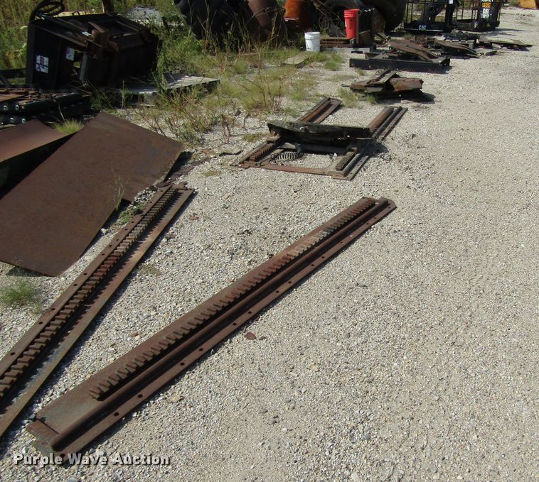 image for item EV9306 Fifth wheel plates