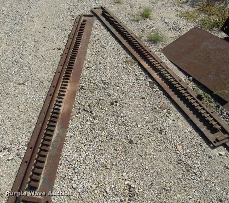 image for item EV9306 Fifth wheel plates