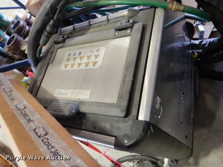 image for item EY9769 Cold Jet dry ice blasting machine