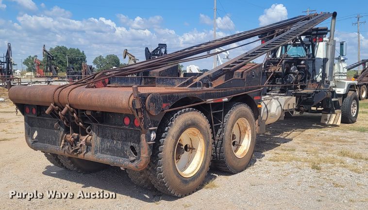 image for item FC9042 2002 Mack RD8886S  well service truck