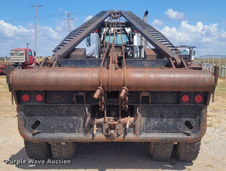 image for item FC9042 2002 Mack RD8886S  well service truck