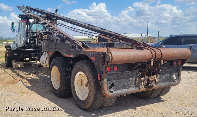 image for item FC9042 2002 Mack RD8886S  well service truck