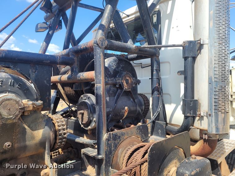 image for item FC9042 2002 Mack RD8886S  well service truck