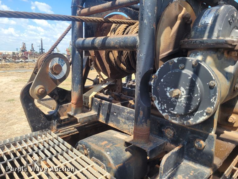 image for item FC9042 2002 Mack RD8886S  well service truck