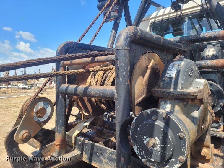 image for item FC9042 2002 Mack RD8886S  well service truck