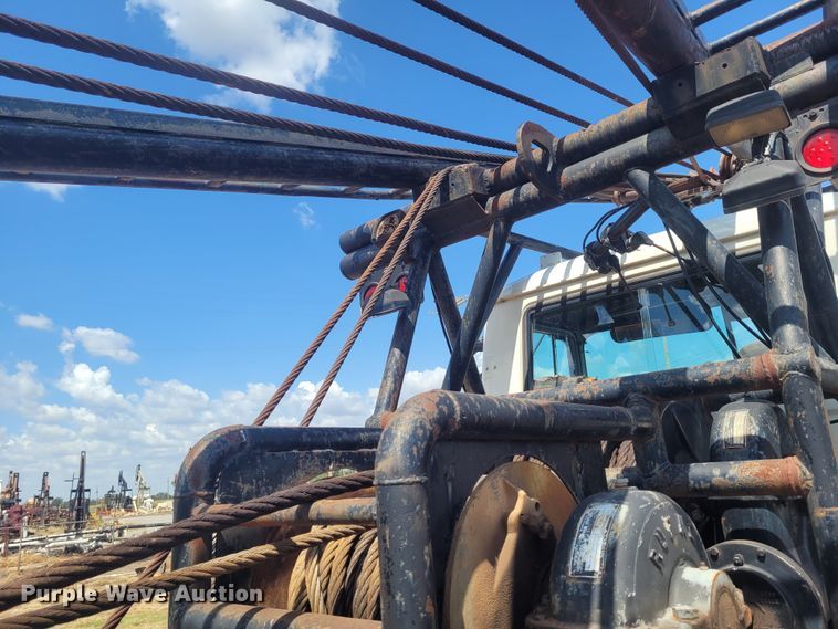 image for item FC9042 2002 Mack RD8886S  well service truck