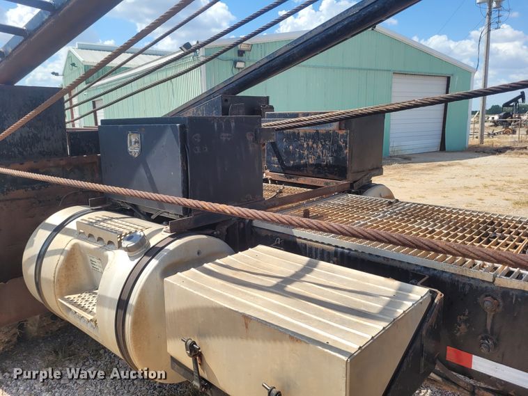 image for item FC9042 2002 Mack RD8886S  well service truck