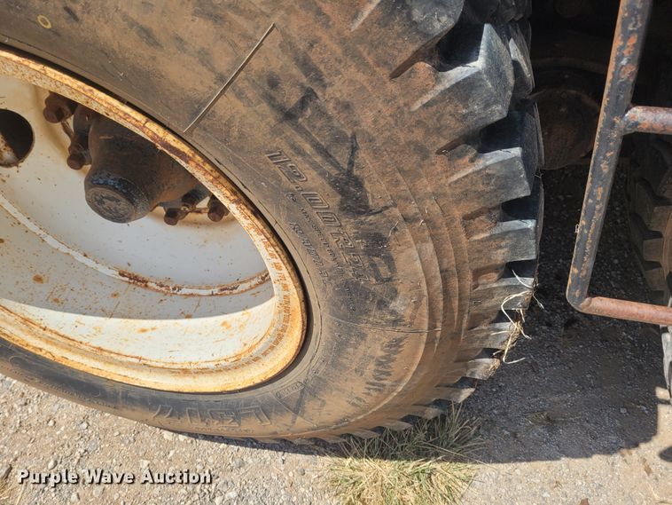 image for item FC9042 2002 Mack RD8886S  well service truck