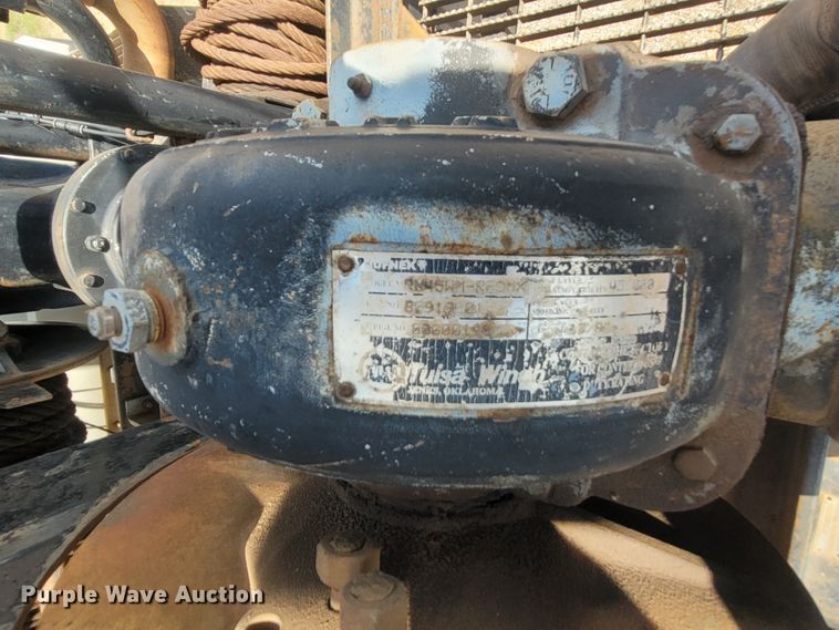 image for item FC9042 2002 Mack RD8886S  well service truck