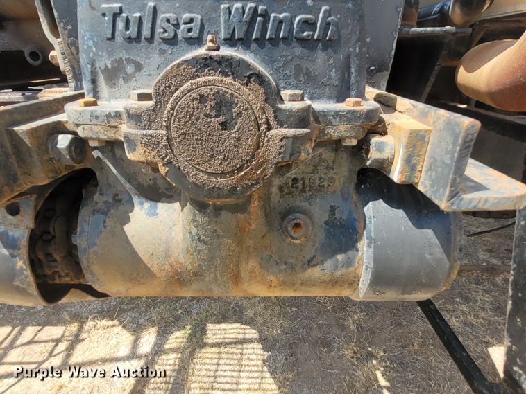 image for item FC9042 2002 Mack RD8886S  well service truck