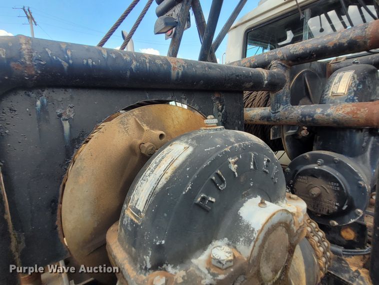 image for item FC9042 2002 Mack RD8886S  well service truck