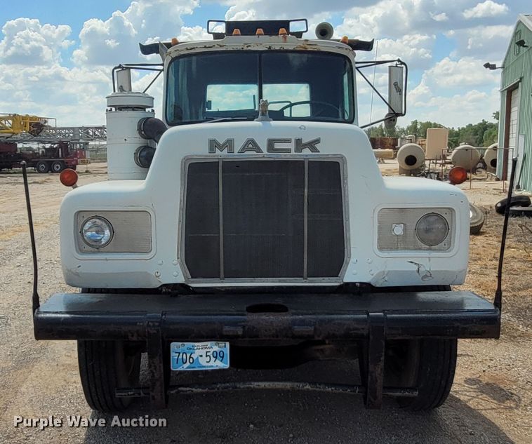 image for item FC9043 1980 Mack  winch truck