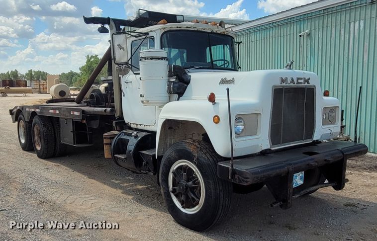 image for item FC9043 1980 Mack  winch truck