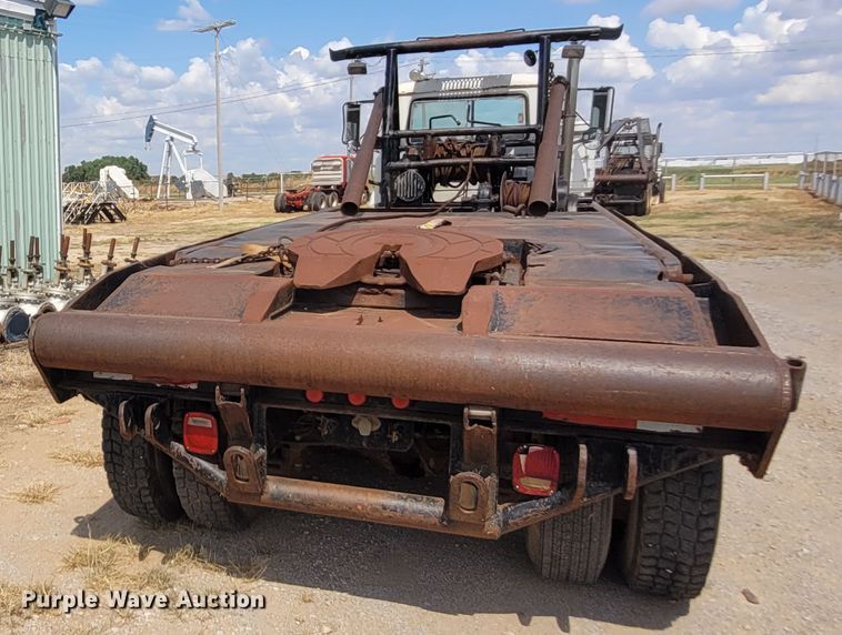 image for item FC9043 1980 Mack  winch truck