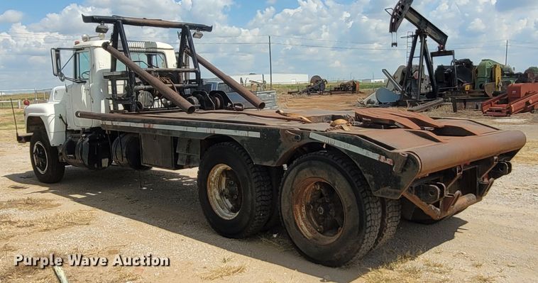 image for item FC9043 1980 Mack  winch truck