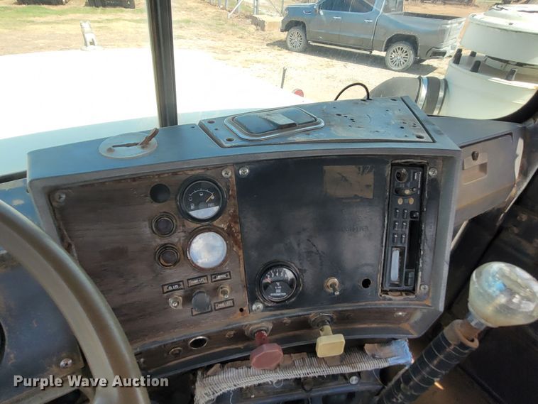 image for item FC9043 1980 Mack  winch truck