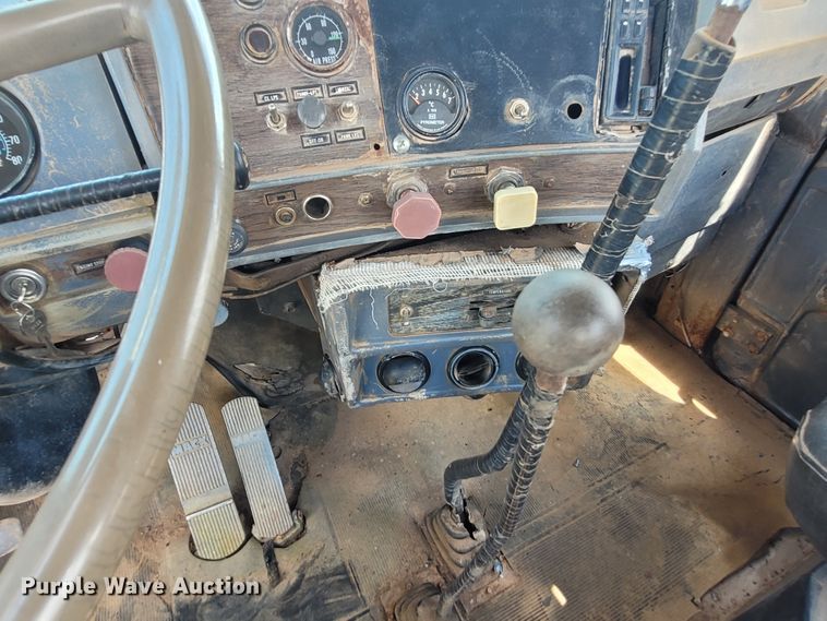 image for item FC9043 1980 Mack  winch truck