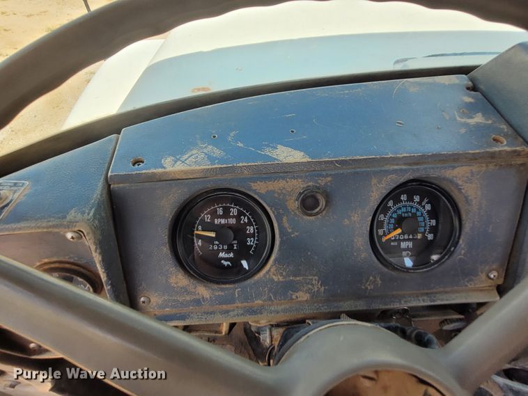 image for item FC9043 1980 Mack  winch truck