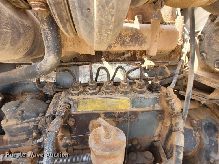 image for item FC9043 1980 Mack  winch truck