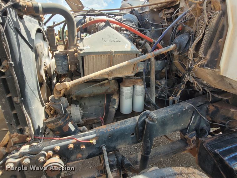 image for item FC9043 1980 Mack  winch truck