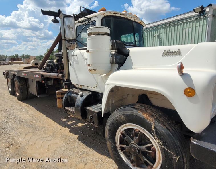 image for item FC9043 1980 Mack  winch truck