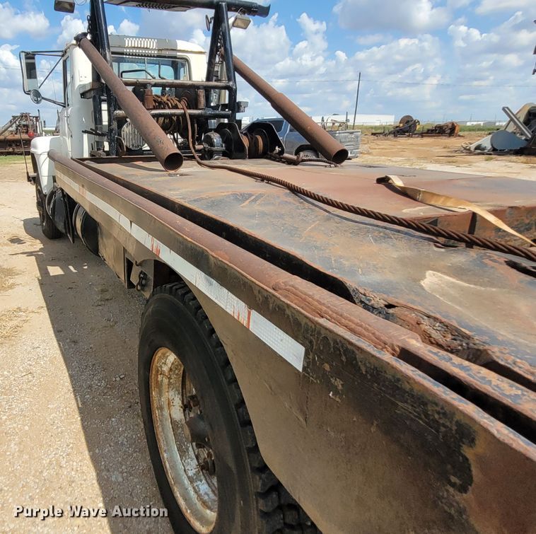 image for item FC9043 1980 Mack  winch truck