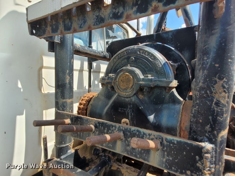 image for item FC9043 1980 Mack  winch truck