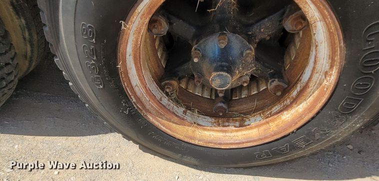 image for item FC9043 1980 Mack  winch truck