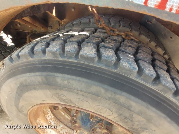 image for item FC9043 1980 Mack  winch truck