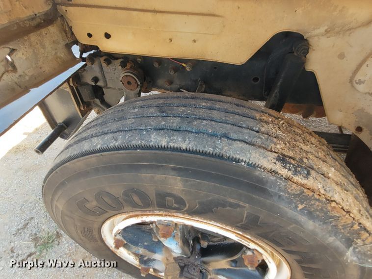 image for item FC9043 1980 Mack  winch truck