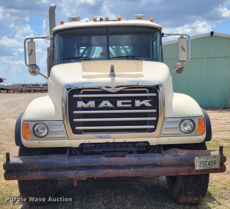 image for item FC9044 2007 Mack CV713  winch truck