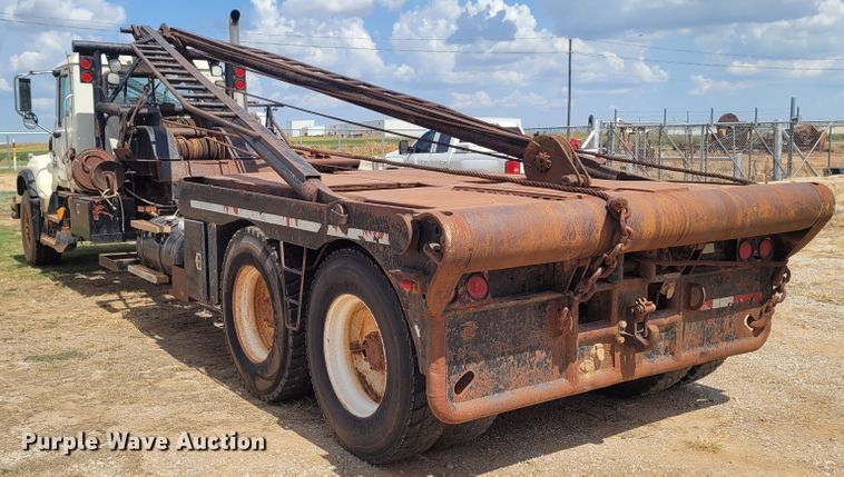 image for item FC9044 2007 Mack CV713  winch truck