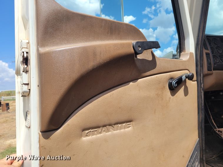 image for item FC9044 2007 Mack CV713  winch truck