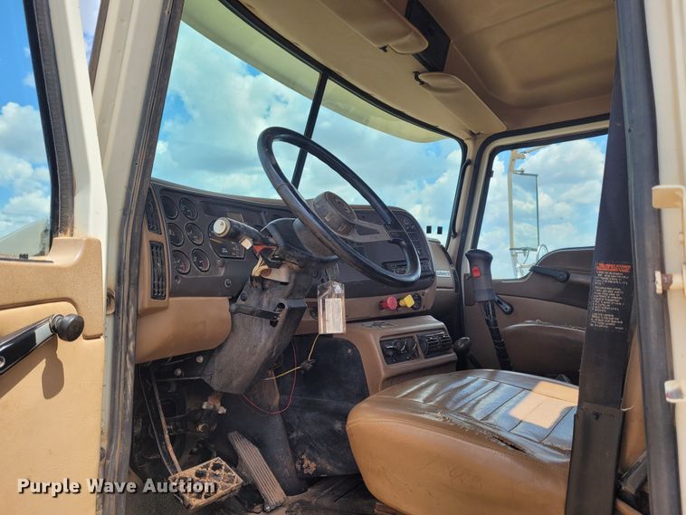 image for item FC9044 2007 Mack CV713  winch truck