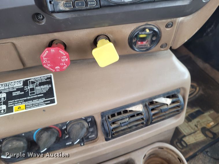 image for item FC9044 2007 Mack CV713  winch truck