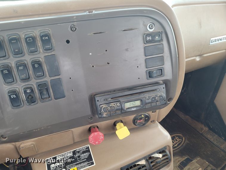 image for item FC9044 2007 Mack CV713  winch truck