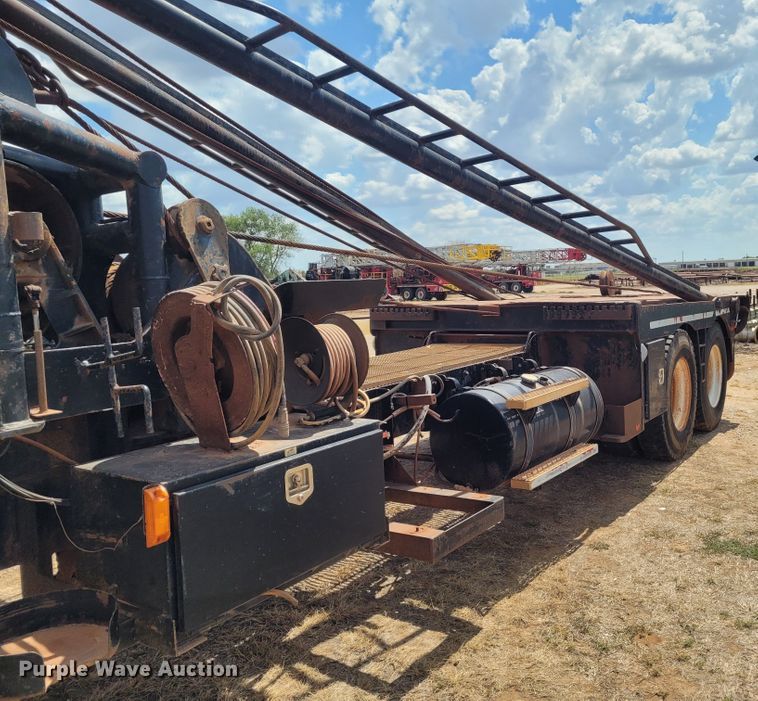 image for item FC9044 2007 Mack CV713  winch truck