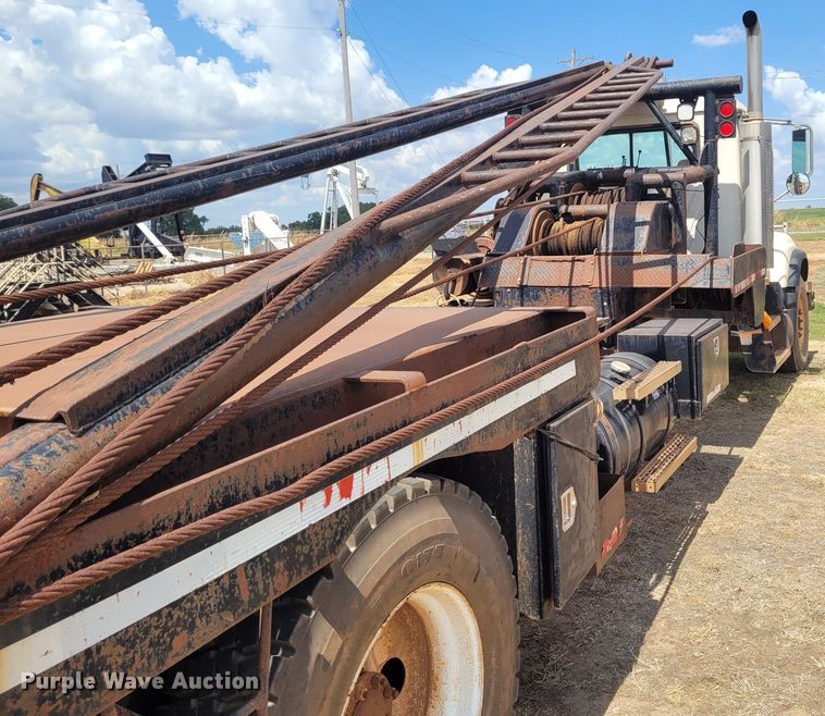 image for item FC9044 2007 Mack CV713  winch truck