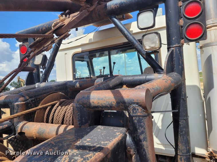 image for item FC9044 2007 Mack CV713  winch truck