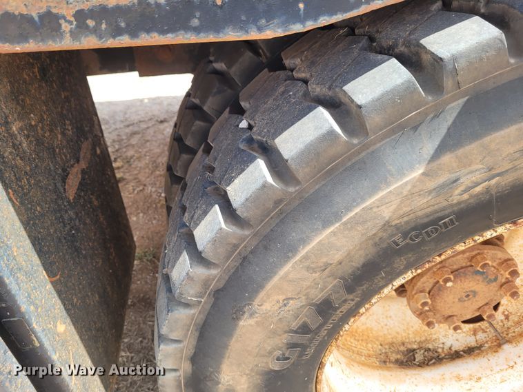 image for item FC9044 2007 Mack CV713  winch truck