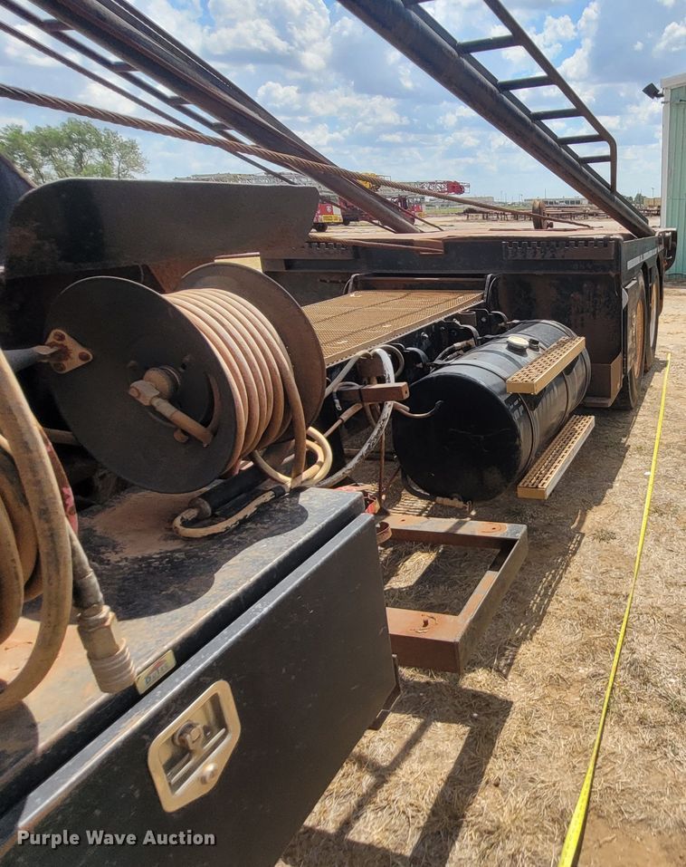 image for item FC9044 2007 Mack CV713  winch truck