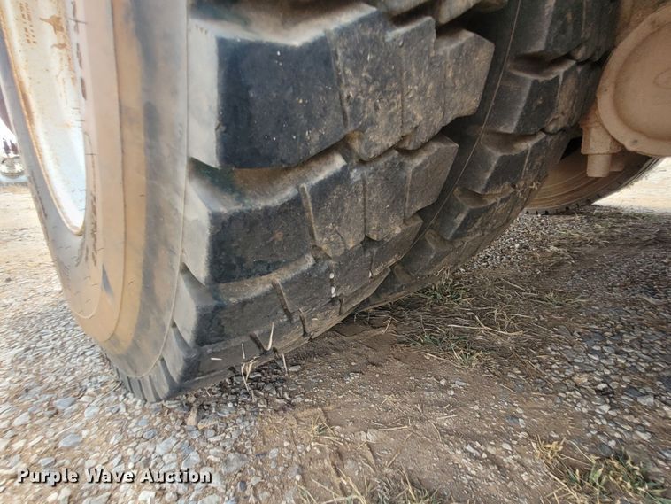 image for item FC9044 2007 Mack CV713  winch truck