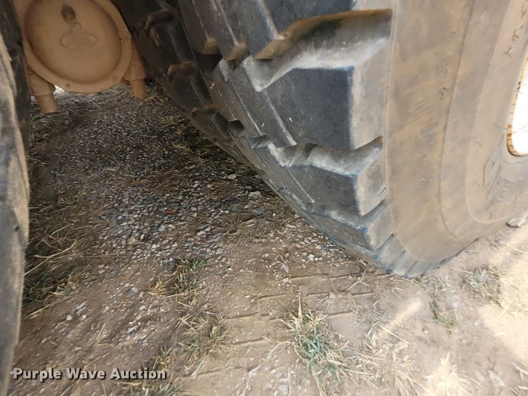 image for item FC9044 2007 Mack CV713  winch truck