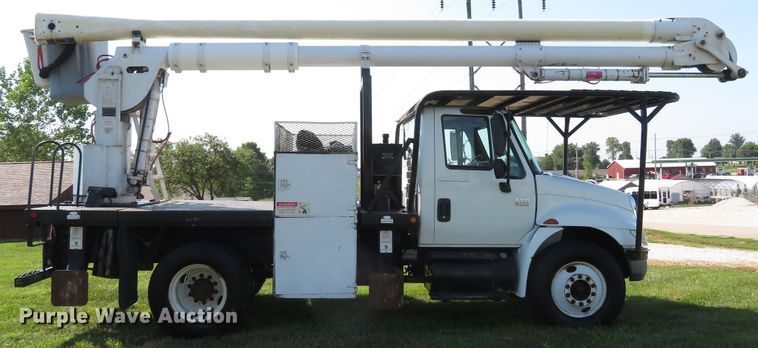image for item FP9398 2005 International 4300  forestry bucket truck