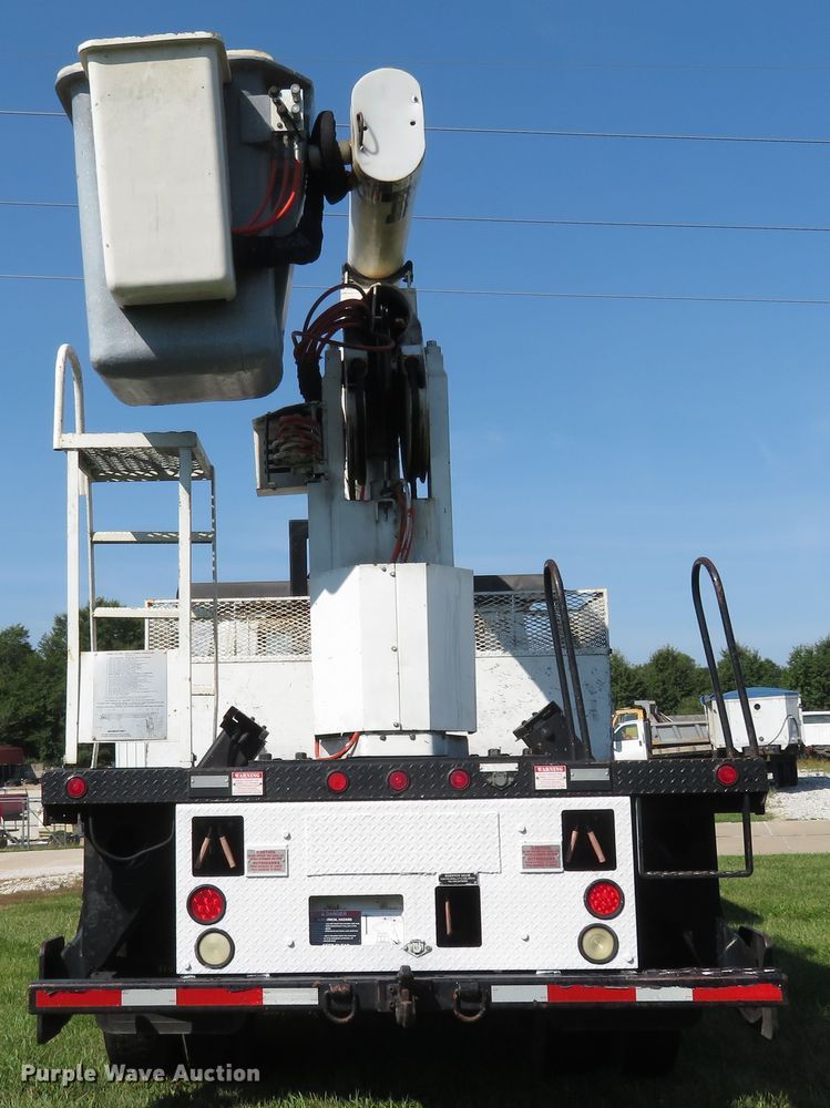 image for item FP9398 2005 International 4300  forestry bucket truck