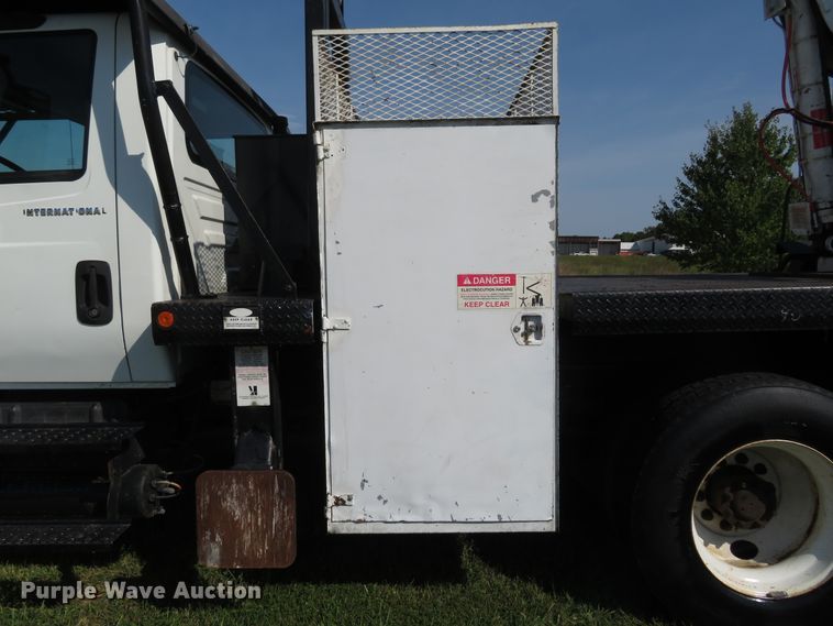 image for item FP9398 2005 International 4300  forestry bucket truck