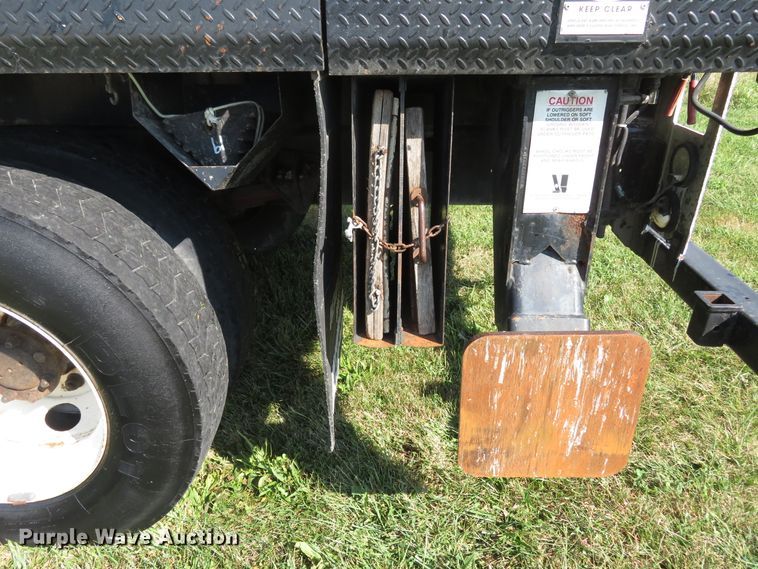 image for item FP9398 2005 International 4300  forestry bucket truck