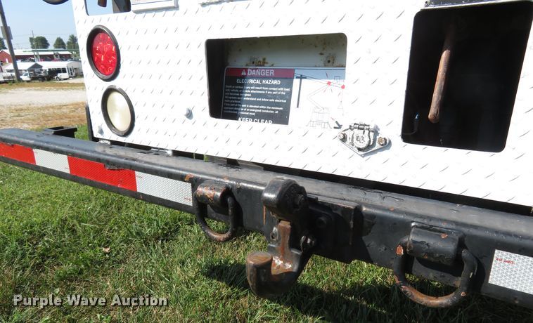 image for item FP9398 2005 International 4300  forestry bucket truck