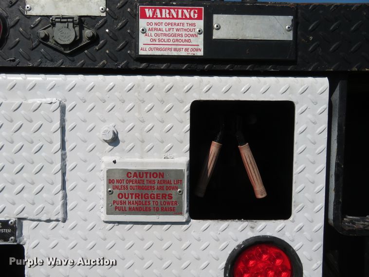 image for item FP9398 2005 International 4300  forestry bucket truck