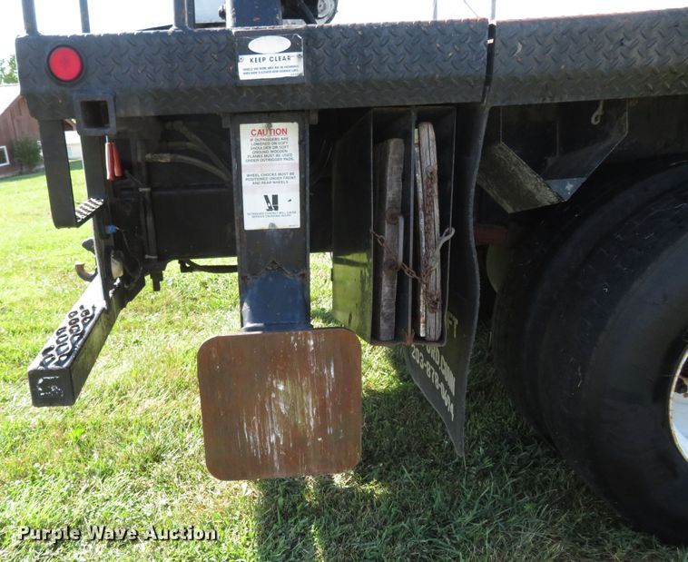 image for item FP9398 2005 International 4300  forestry bucket truck